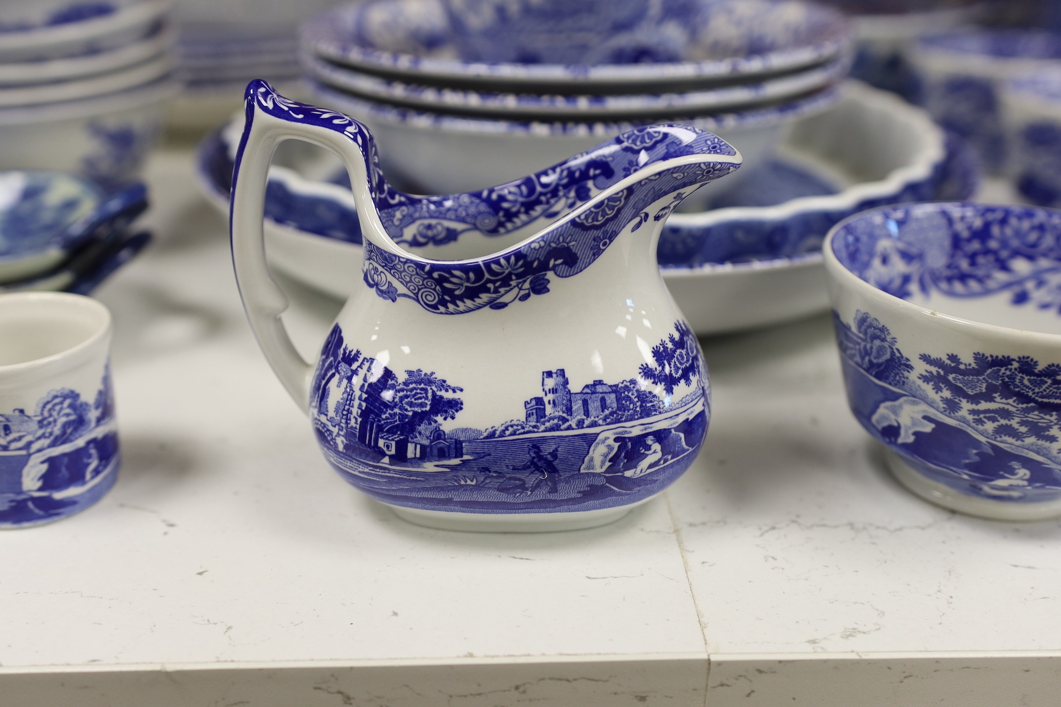 A mixed quantity Italian Spode pattern tableware